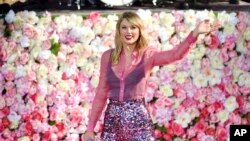 Taylor Swift ha ganado 23 AMAs y cuenta con cinco nuevas nominaciones; el difunto Rey del Pop llegó a recibir 24 de estos galardones.