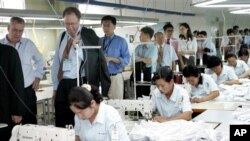 개성공단을 방문한 외국인 투자자들. (자료사진)