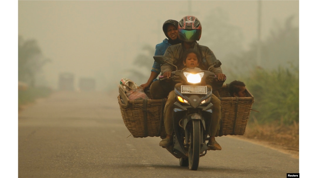 Haze Covers Indonesia and Singapore