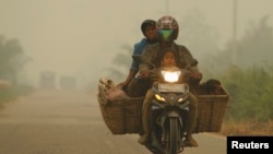 Haze Covers Indonesia and Singapore