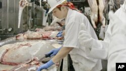 Entre las industrias del sector de servicios que crecieron en julio, están entre otras la alimenticia y la minorista.