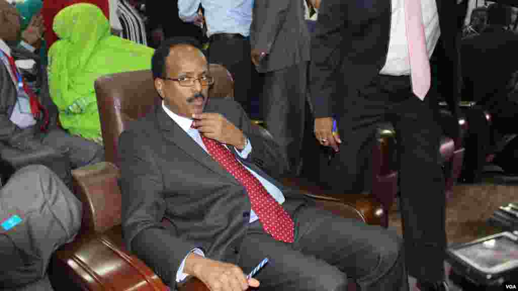 Tsohon Firai ministan Somaliya Mohamed Abdullahi Farmajo ya lashe zaben shugaban kasar. Fabrairu 10, 2017.. Fabrairu 10, 2017.