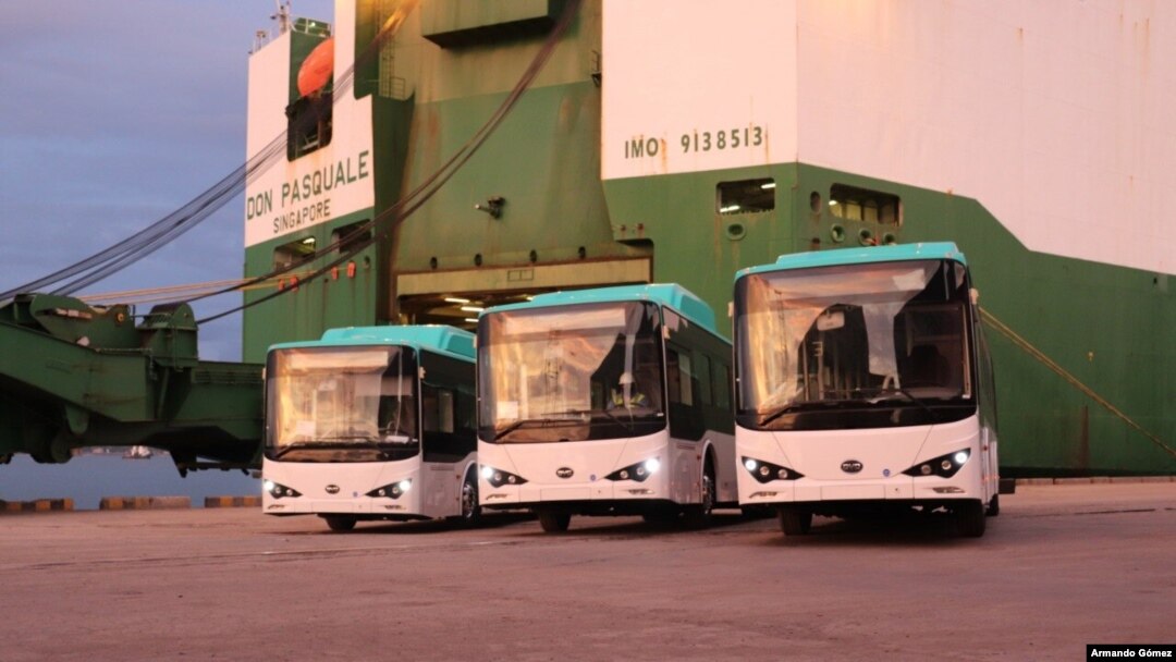 En noviembre, iniciará la operación de los tres buses eléctricos en Costa Rica. Foto cortesía Gobierno de Costa Rica.