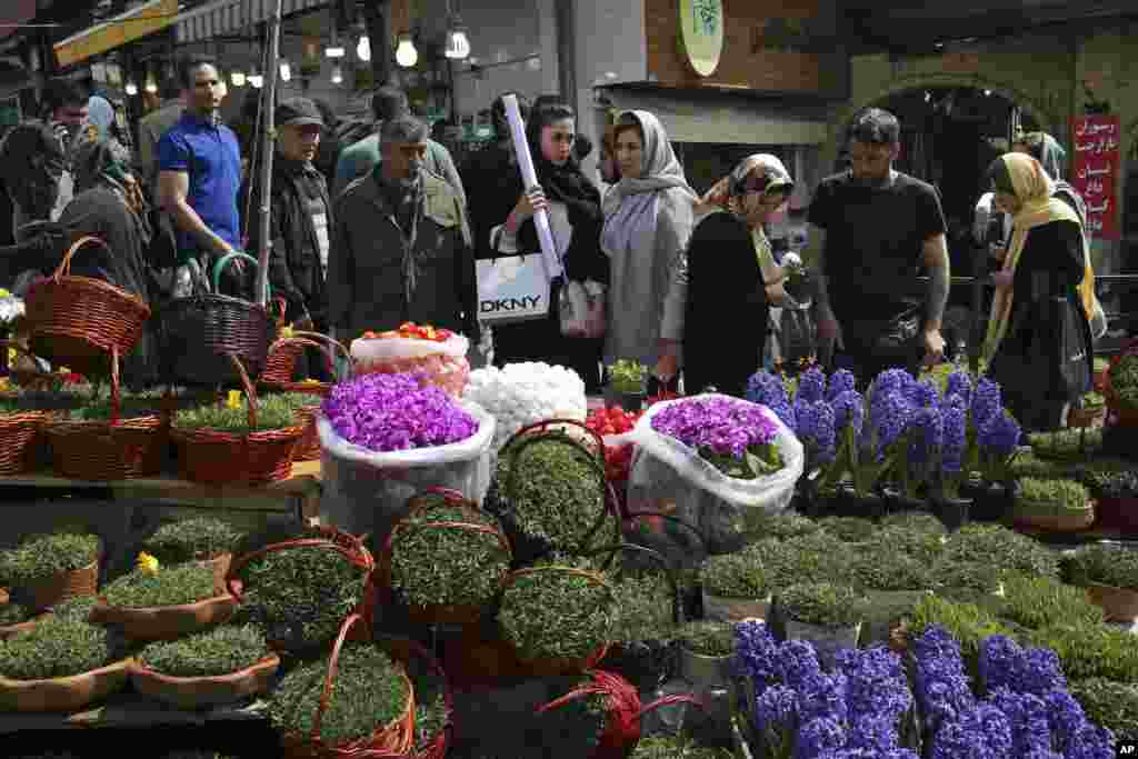 آمادگی مردم برای تجلیل از نوروز در شهر تهران