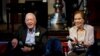 Mantan Presiden AS Jimmy Carter bersama mantan ibu negara Rosalynn, saat merayakan ulang tahun ke-75 pernikahan mereka di Plains, Georgia, 10 Juli 2021. (John Bazemore/Pool via REUTERS)