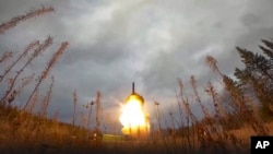Випробування міжконтинентальної балістичної ракети "Ярс" під час російських ядерних навчань в Плесецьку, 26 жовтня 2022. Прес-служба Міноборони РФ/AP