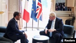 El presidente francés Emmanuel Macron se mostró prudente, pero declaró que "confía que en los próximos 30 días" podría alcanzarse una solución entre Londres y los 27.