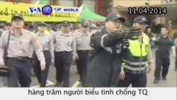 Cảnh sát Đài Loan đuổi hàng trăm người biểu tình chống TQ (VOA60)