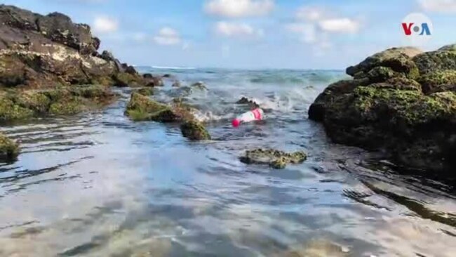 Basura “Made in China” en Las Galápagos -Versión completa