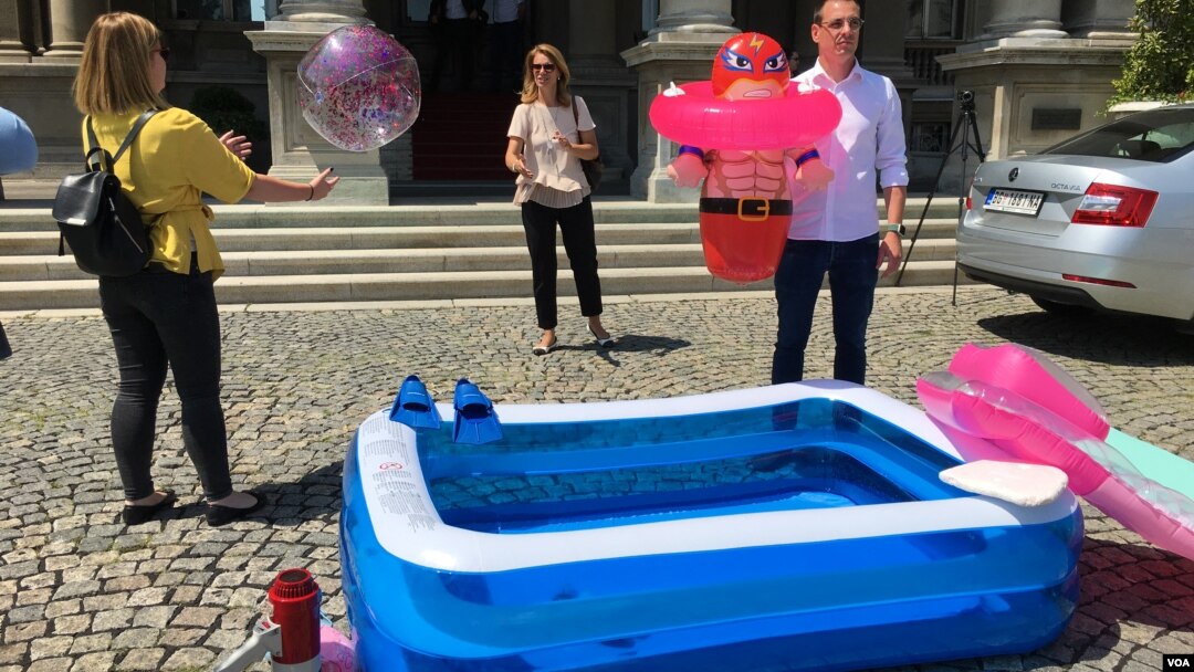 Predsednik opštine Stari grad Marko Bastać ispred Skupštine Beograda