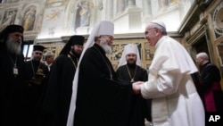 Pope Francis meets with various representatives of other religions, at the Vatican, March 20, 2013. (photo L' Osservatore Romano)