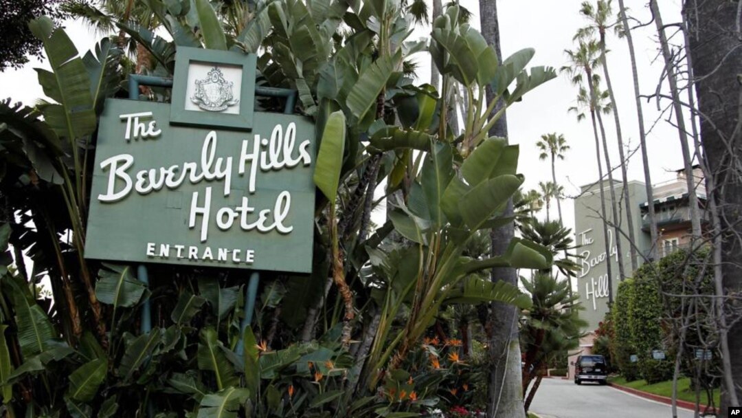 Pintu masuk Beverly Hills Hotel di Beverly Hills, California. (Foto: Dok) 
