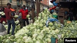 Zvimwe zvinonzi zvakakwidza mari inodiwa nemhuri yevanhu vatanhatu mutengo wemakabheji.