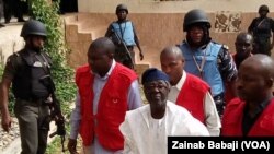 Jonah Jang, tsohon gwamnan jihar Filato kewaye da jami'an EFCC