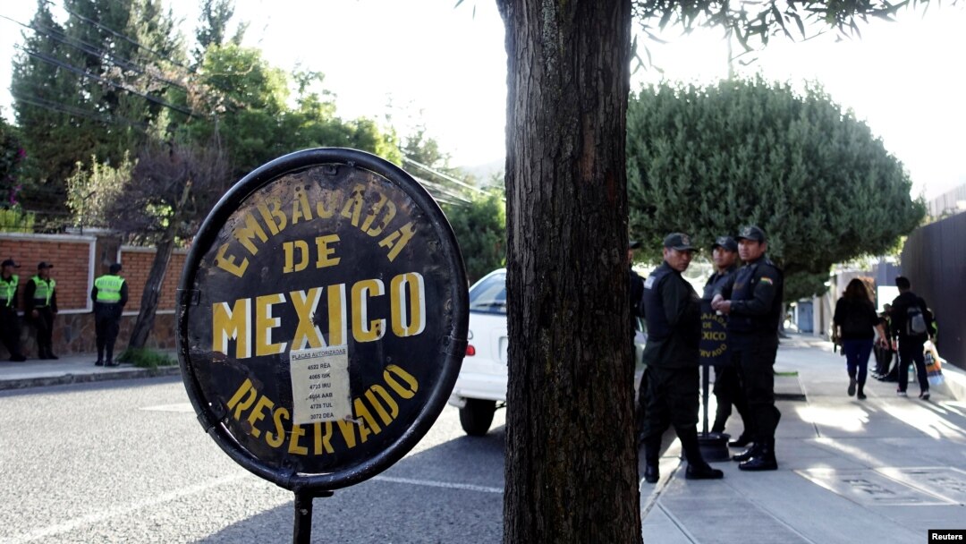Entrada de la embajada de México en La Paz, Bolivia.