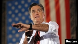 Ông Mitt Romney nói chuyện tại một cuộc vận động ở Fishersville, Virginia, 4/10/12