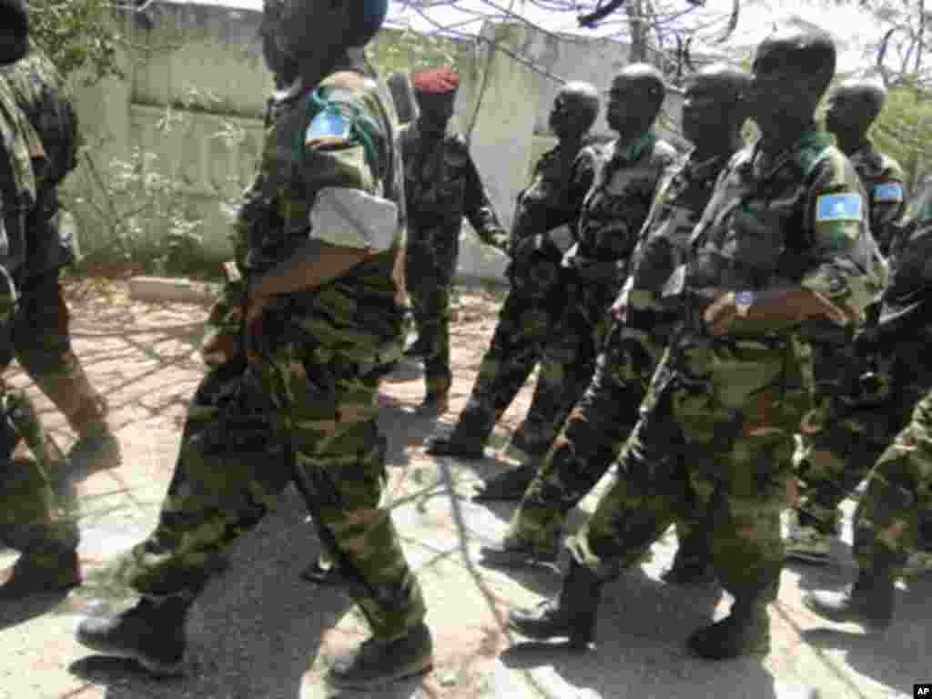 Sawirro: Qaar ka tirsan Ciidamada Dowladda KMG