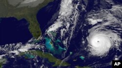 Imágen de satélite del huracán Gonzalo, el jueves 16 de octubre. Foto de la NOAA.