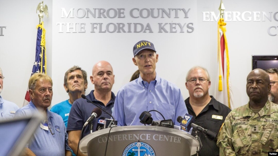 Gubernur Florida Rick Scott memberikan keterangan kepada wartawan terkait upaya persiapan pemerintah negara bagian tersebut menghadapi badai Irma (Foto: dok).
