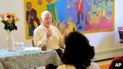 Allan Lokos teaching meditation at New York's Community Meditation Center, where he first introduced many of his Buddhism-inspired 'pocket practices.'