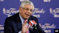 David Stern, lors d'une conférence de presse, Miami, le 6 juin 2013.