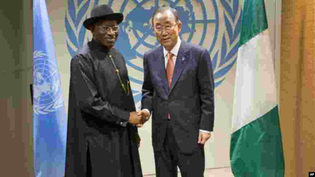 Shugaba Goodluck Jonathan hadu da sakataren Majalisar Dinkin Duniya Bank Ki-moon alokacin babban taron Majalisar Dinkin Duniya, Satumba 24, 2014.