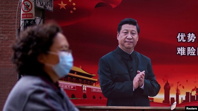 资料照：上海街头张贴的习近平的宣传画