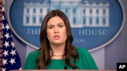 Sarah Sanders, secretaria de prensa de la Casa Blanca, ha reducido considerablemente las reuniones informativas por orden del presidente Donald Trump, informó el mandatario.