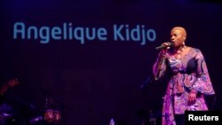 Singer Angelique Kidjo performs on stage at the Etisalat Prize for Literature award ceremony in Lagos March 15, 2015. (REUTERS/Akintunde Akinleye)