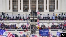 تجمع هواداران پرزیدنت ترامپ در مقابل کنگره