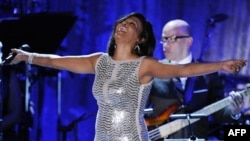 Ünlü Şarkıcı Whitney Houston 48 Yaşında