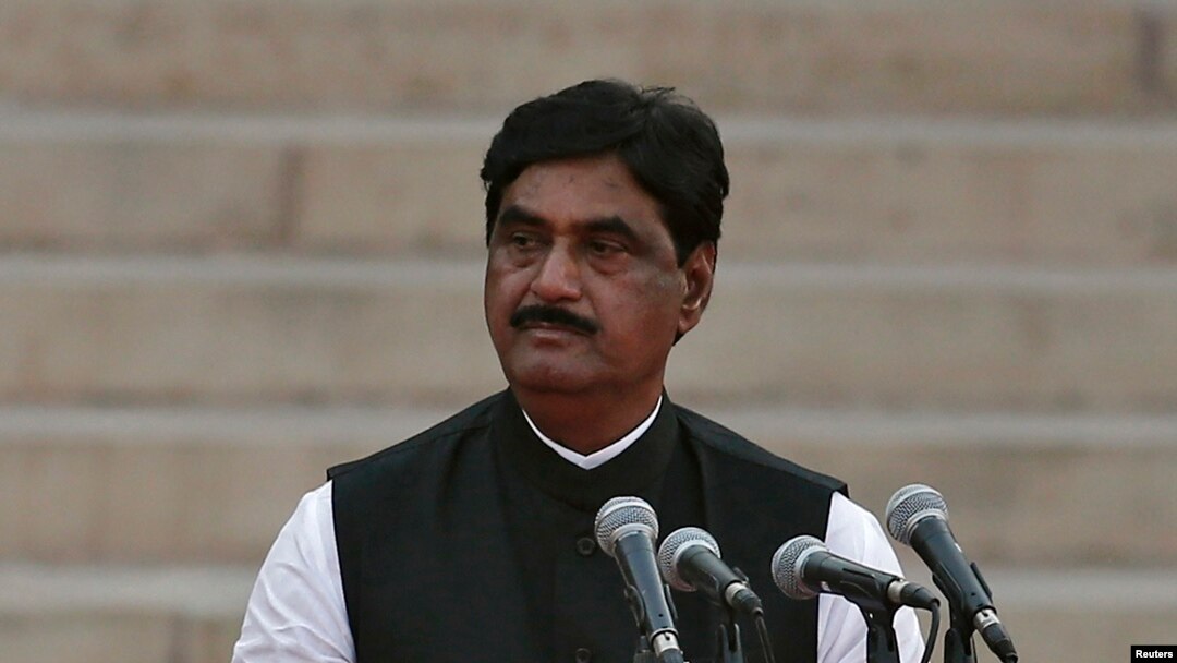 Gopinath Munde saat diambil sumpahnya sebagai menteri kabinet di istana presiden di New Delhi (26/5).