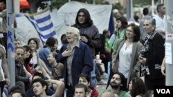 La manifestación, que había sido convocada como pacífica, se tornó violenta entre algunos grupos de jóvenes.