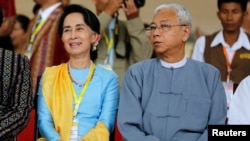 Bà Aung San Suu Kyi và Tổng thống Myanmar Htin Kyaw.