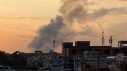 دود غلیظ ناشی از حمله هوایی به مقر نیروهای حشدالشعبی در فرودگاه بین‌المللی کرکوک (آرشیو)