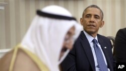 President Obama bertemu dengan emir Kuwait Sheik al Ahmad Jaber al-Sabah di Oval Office, Gedung Putih, Washington, 13/9/ 2013.