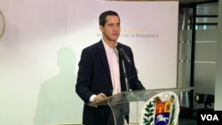 "Lo importante es romper la falsa normalidad. Orientar la protesta de cara a poder lograr nuestros objetivos", indicó el presidente interino venezolano en una rueda de prensa este domingo. Foto: Carolina Alcalde - VOA.