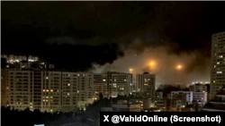 دود ناشی از حمله هوایی شامگاه شنبه ۸ فروردین - نزدیک اوین - تهران