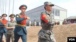 中國軍隊去年參加了在俄羅斯的軍事比賽活動。（美國之音白華攝）