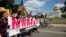 Manifestantes en frente del Capitolio en Washington. El presidente tiene una tarea dificil para convencer al público de la necesidad de atacar militarmente a Siria.