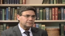 Intervistë me z. Jonathan Moore