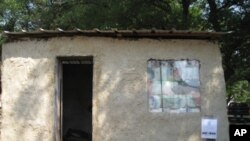 Mud hut built out of plastic bag bricks