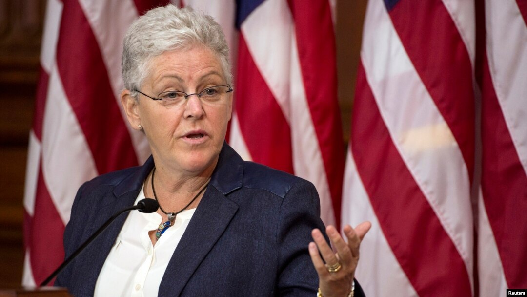 Ketua Badan Perlindungan Lingkungan Hidup Amerika (EPA) Gina McCarthy dalam konferensi pers di Washington (2/6).