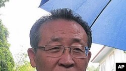 미-북 2차 고위급 회담 후 기자들과 만난 김계관 북한 외무성 제1부상