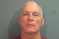 Richard Barnett, de Arkansas, foto provista por la Oficina del Alguacil del Condado Washington, Arlington. Barnett fue detenido el viernes 8 de enero de 2021, acusado de tres cargos federales por el asalto al Capitolio de EE. UU.