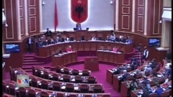 Parlamenti shkarkon Guvernatorin Fullani