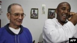 Küba Hapiste Tuttuğu Siyasi Tutuklulardan İkisini Daha Bıraktı