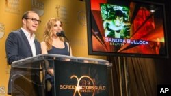 Clark Gregg y Sasha Alexander anuncian los premios.