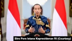 Presiden Joko Widodo saat mengumumkan Pemberlakuan Pembatasan Kegiatan Masyarakat (PPKM) Darurat, dari Istana Kepresidenan, Jakarta, 1 Juli 2021 (foto: dok).