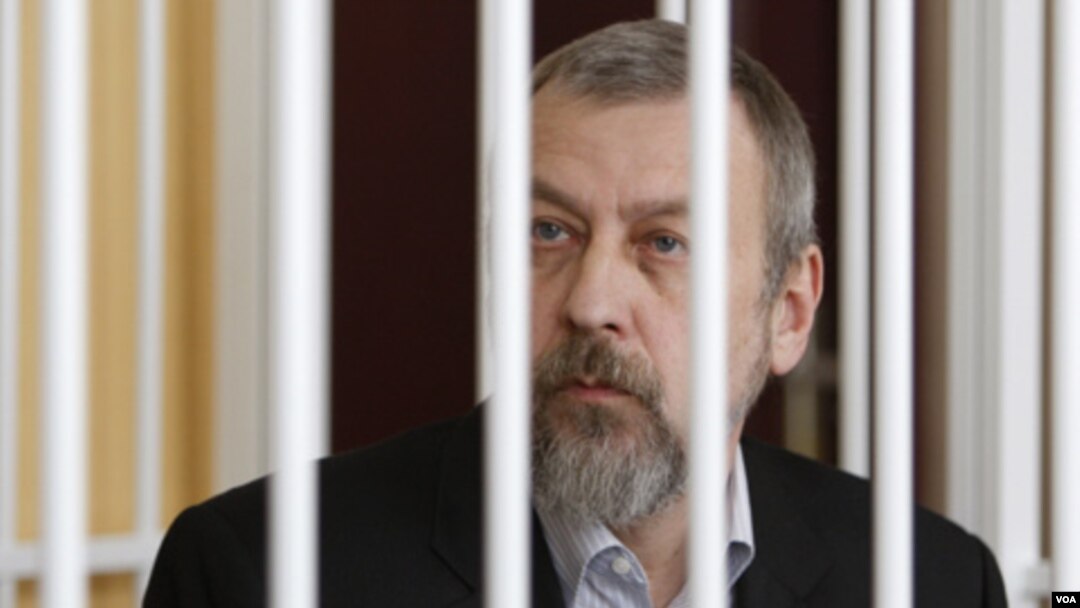 Tokoh oposisi Belarus dan mantan calon Presiden, Andrei Sannikov divonis 5 tahun penjara (14/5).